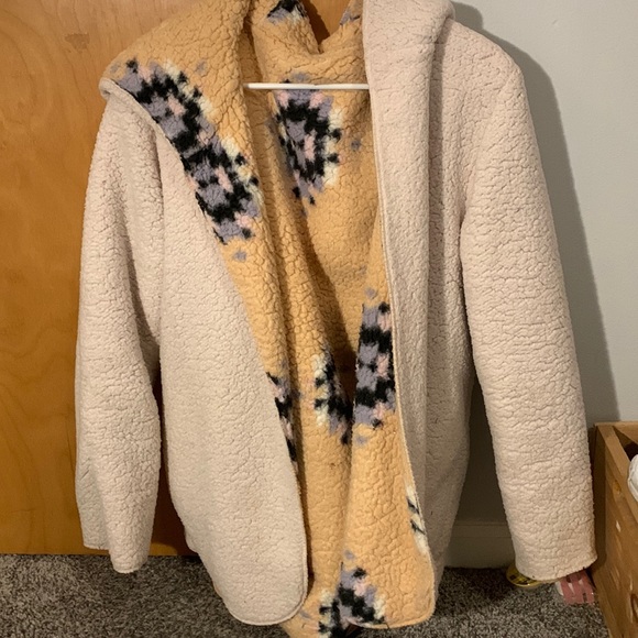 Urban Outfitters Fluffy Coat - Picture 1 of 2